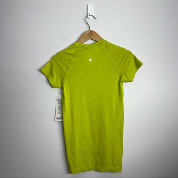 Lululemon Swiftly Tech Short-Sleeve Shirt 2.0 *Hip Length
Lichen Lime Size 4 NWT - Picture 3 of 5
